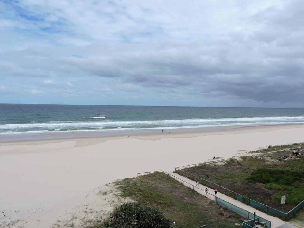 President Holiday Apartments - Absolute Beachfront Gold Coast Eksteriør bilde