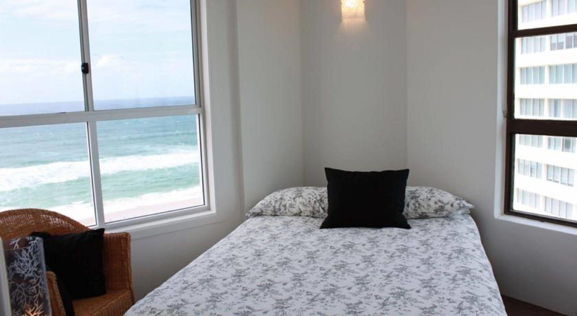 President Holiday Apartments - Absolute Beachfront Gold Coast Eksteriør bilde
