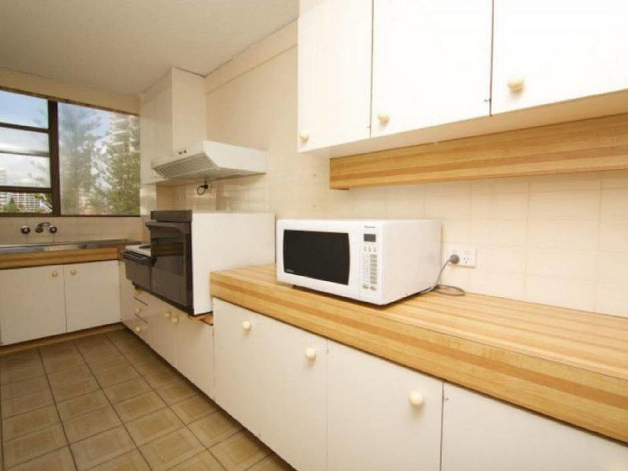 President Holiday Apartments - Absolute Beachfront Gold Coast Eksteriør bilde