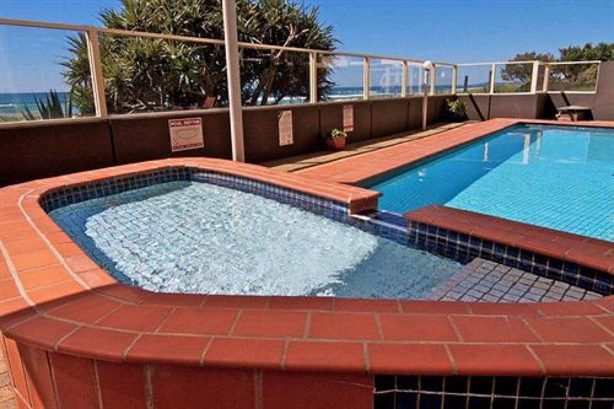 President Holiday Apartments - Absolute Beachfront Gold Coast Eksteriør bilde