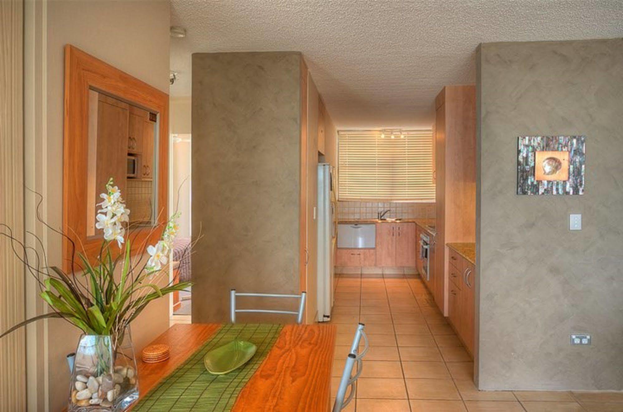 President Holiday Apartments - Absolute Beachfront Gold Coast Eksteriør bilde
