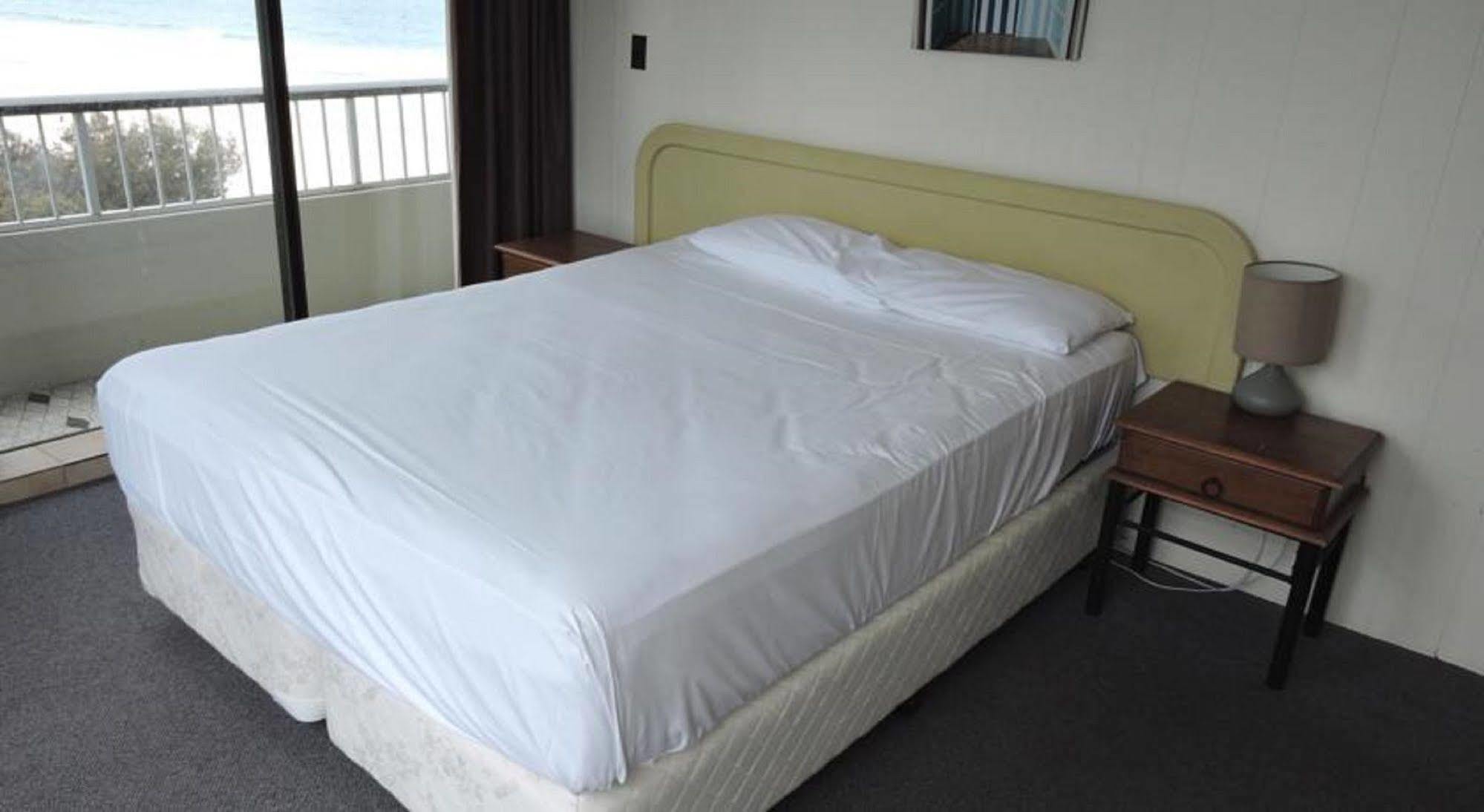 President Holiday Apartments - Absolute Beachfront Gold Coast Eksteriør bilde